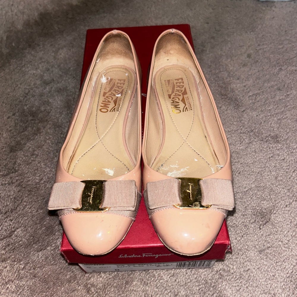 Salvatore Ferragamo Varina Bow Flats in Nude Pink Size 5.5